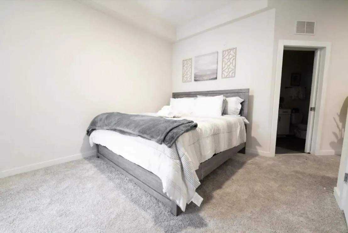 Luxury Apartment Wifi, Gym, Pool, Shops & Food! Unit 329 Charlotte United States